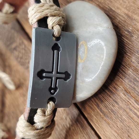 B2607 leather cross bracelet masculine - Picture 2 of 3